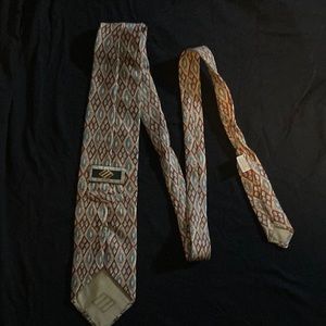 Joseph Abboud - 100% silk tie